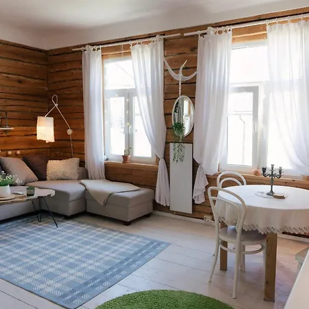 Апартаменты Cozy Summer Nest In The Center By The River *